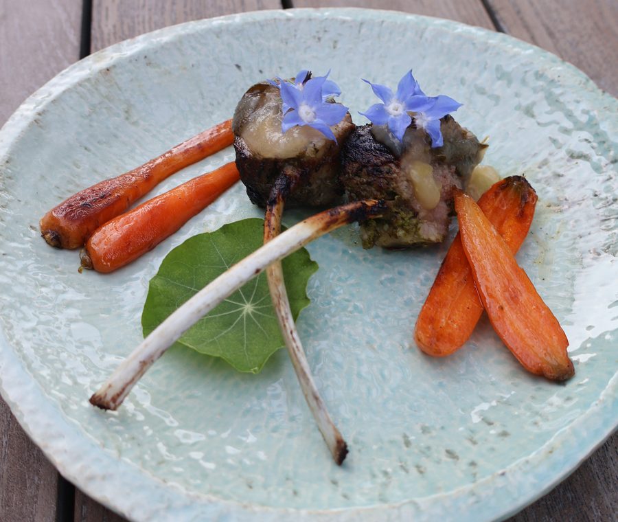 Lamb chops with roasted carrots and borage