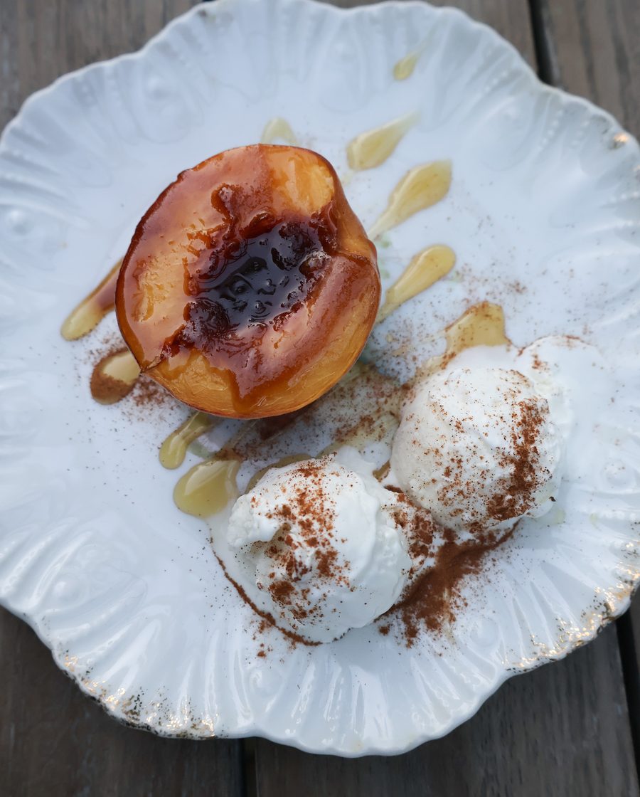 Roast peach with honey and cinnamon